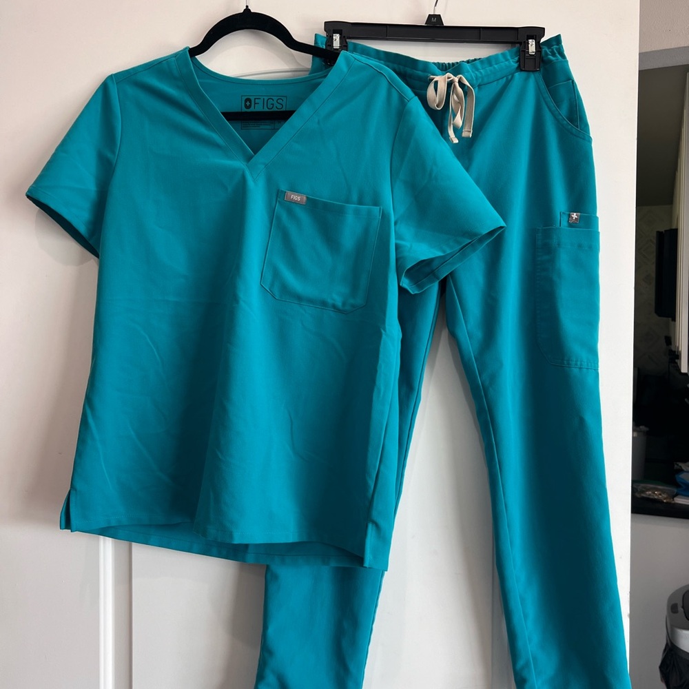 Figs Ocean Blue V-Neck Scrub Top